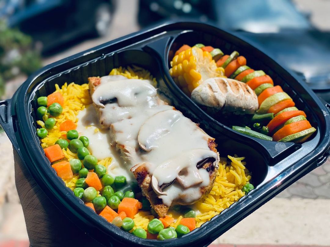Calories chicken mushroom meal with rice and vegetables